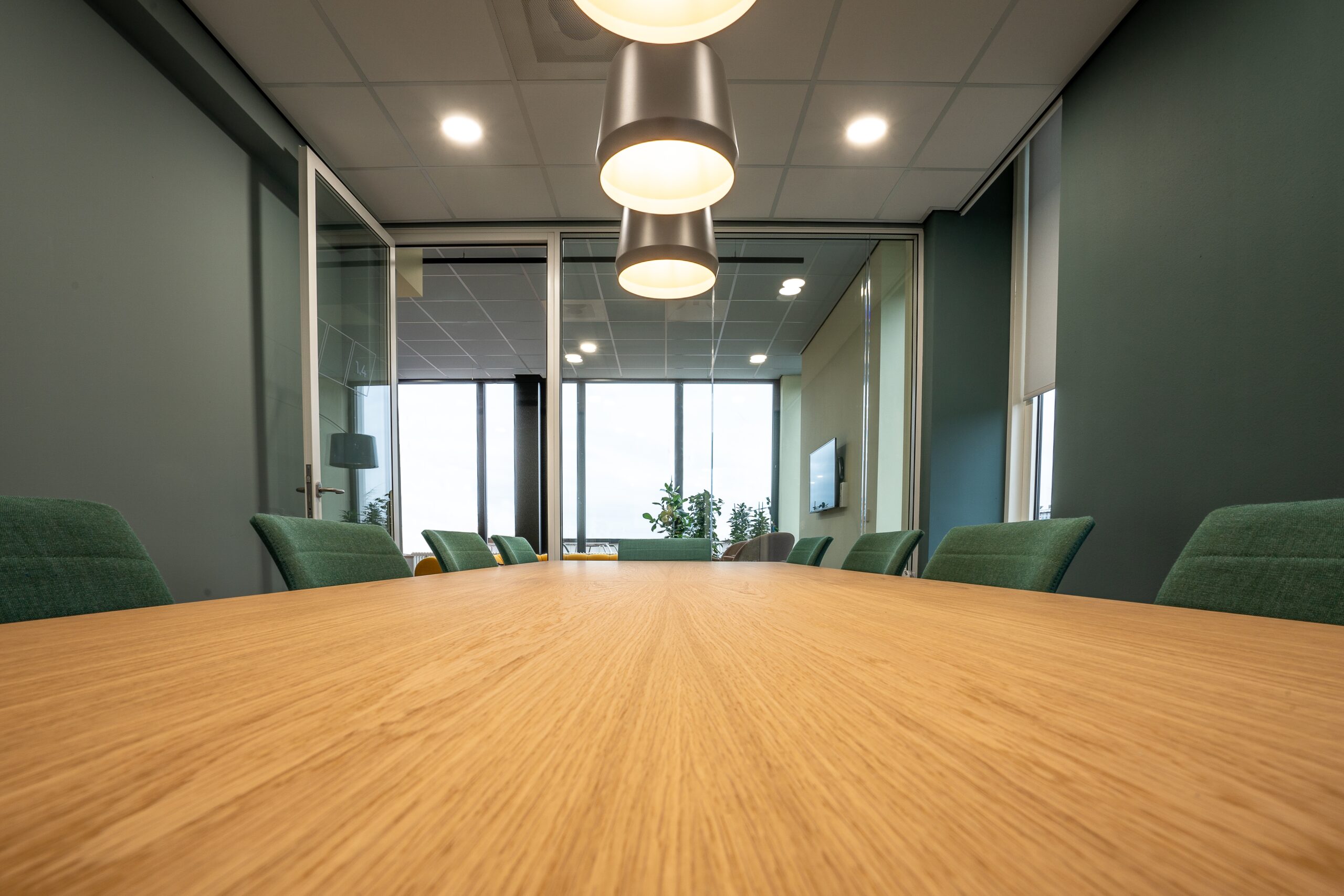 The Impact of Office Table Laminate Design on Workplace Productivity