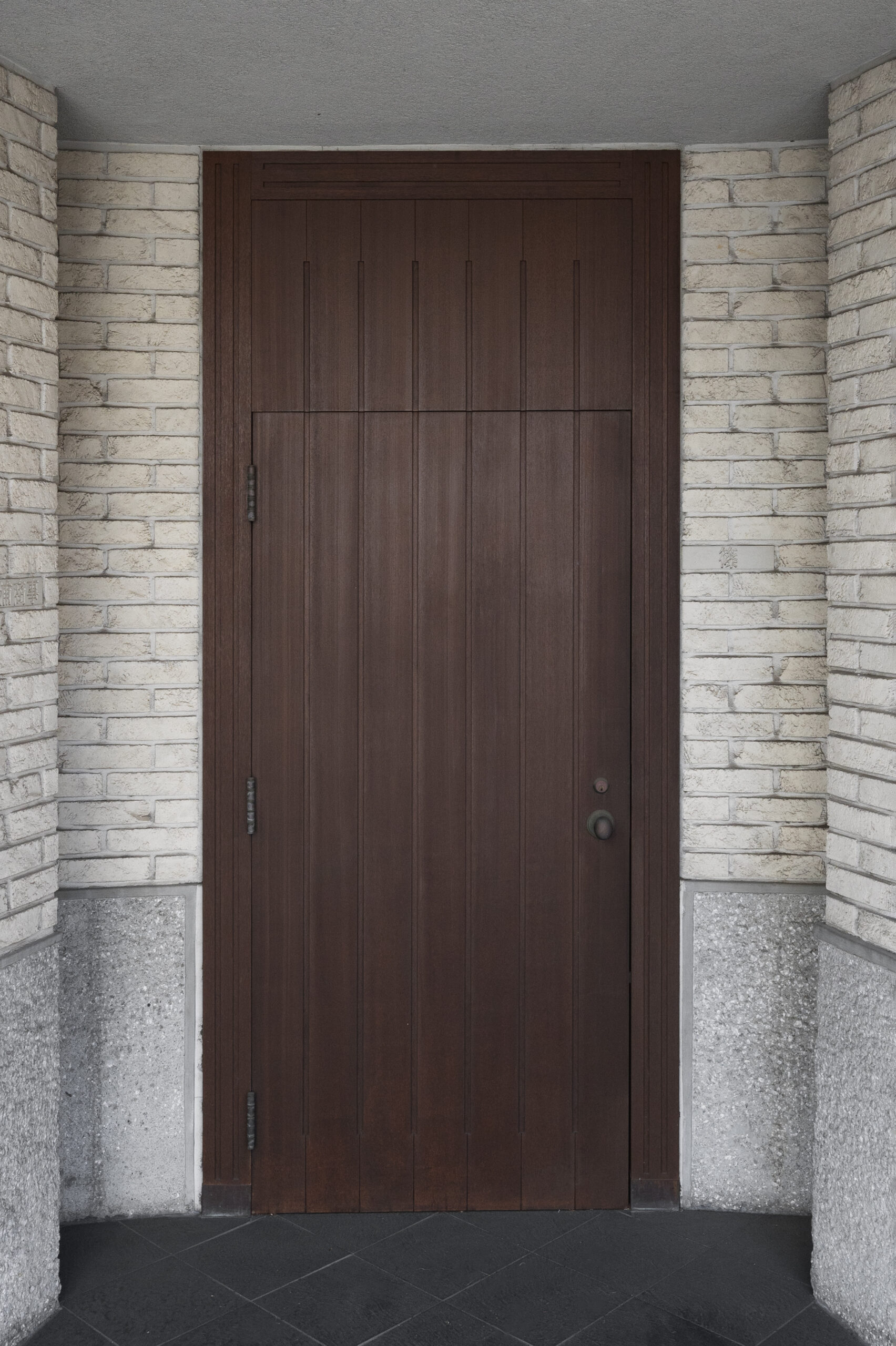 Enhancing Security and Style by Choosing Laminates for Doors