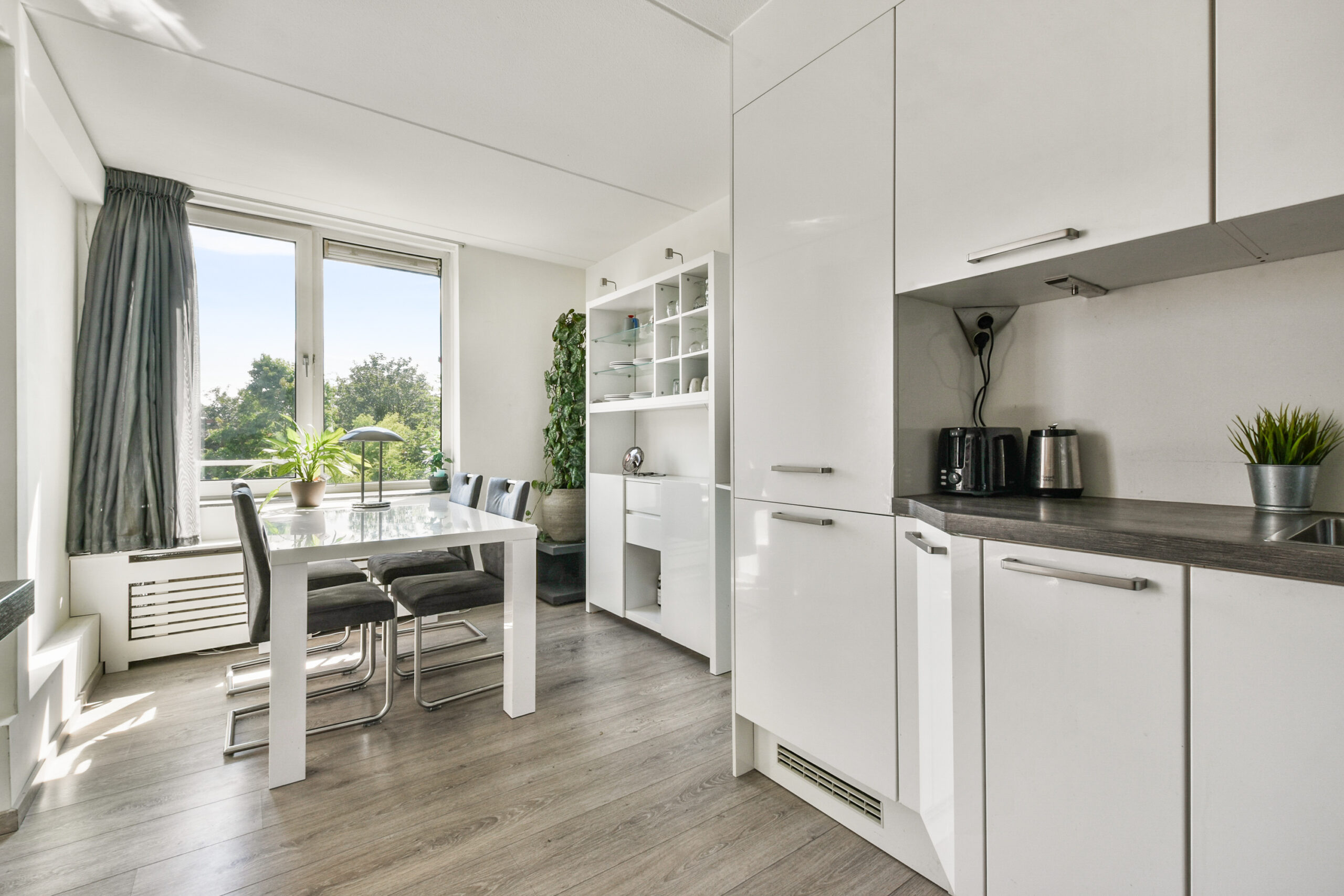Why Architects Are Choosing 1.25mm Paper Laminates for Modern Interiors
